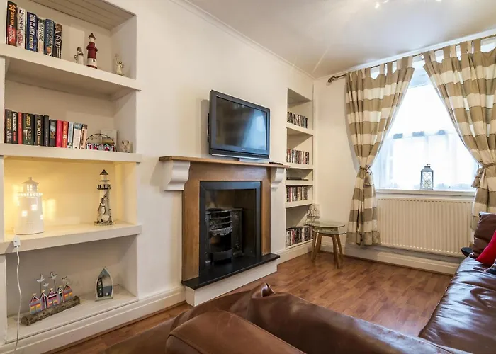 Shell Cottage - 2 Bedroom Holiday Home - Tenby